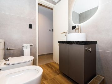Departamento de categoría a estrenar, edificio con pileta