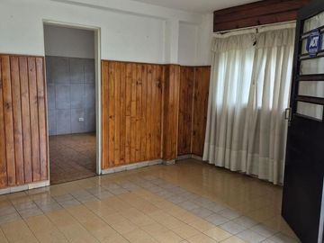 Moldes 807 esquina Legisladores - Llavallol - Alquiler - 1 dormitorio