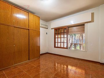 Venta Casa En Lote Propio Parque y Cochera - San Martín