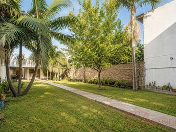 Venta Casa En Lote Propio Parque y Cochera - San Martín