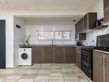 Venta Casa En Lote Propio Parque y Cochera - San Martín