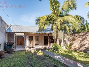Venta Casa En Lote Propio Parque y Cochera - San Martín