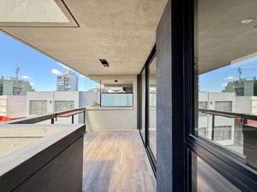 Departamento en venta en Chacarita ambiente y medio divisible.