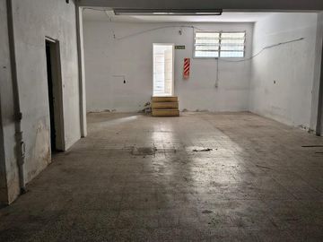 PH Saavedra amplio frente PB Entrada Independiente uso Profes Oficina sin exp