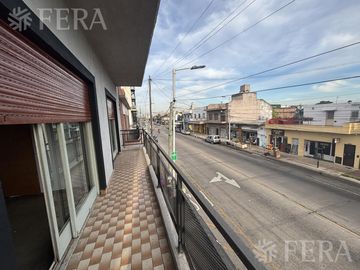 Alquiler PH 4 ambientes con cochera y terraza en Wilde