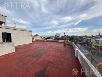 Alquiler PH 4 ambientes con cochera y terraza en Wilde