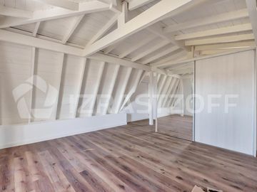 Casa en ALQUILER ANUAL Ayres Plaza -Tres plantas