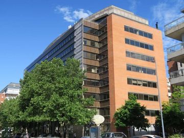 Oficina AAA de 130m2 2 cocheras en el destacado Madero Center