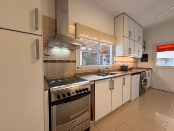 Casa en venta en lote central en Las Orquideas - EN EXCLUSIVA