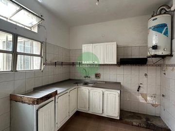 Amplia Terraza - A reciclar - 3 Dormitorios - Departamento a la venta en alta cordoba