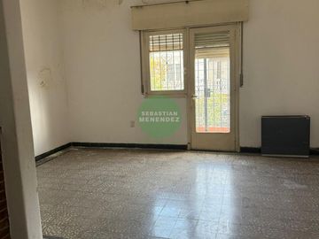 Amplia Terraza - A reciclar - 3 Dormitorios - Departamento a la venta en alta cordoba