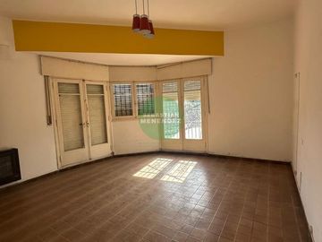 Amplia Terraza - A reciclar - 3 Dormitorios - Departamento a la venta en alta cordoba