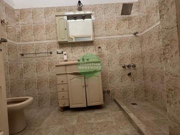 Amplia Terraza - A reciclar - 3 Dormitorios - Departamento a la venta en alta cordoba