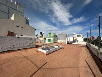Amplia Terraza - A reciclar - 3 Dormitorios - Departamento a la venta en alta cordoba