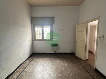 Amplia Terraza - A reciclar - 3 Dormitorios - Departamento a la venta en alta cordoba