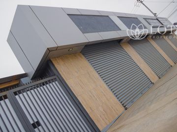 Local comercial en Concón con patio y estacionamiento para clientes