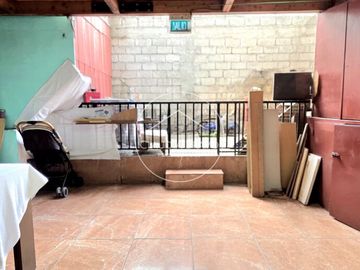 CASA ESQUINA FRENTE PLAZA BICENTENARIO