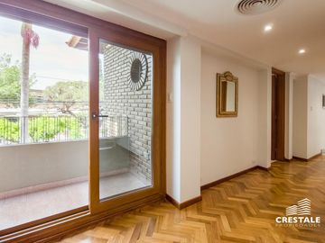 Venta  / permuta | Casa de 4 dormitorios con jardín y piscina | Rosario sur