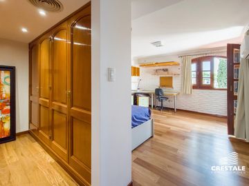 Venta  / permuta | Casa de 4 dormitorios con jardín y piscina | Rosario sur