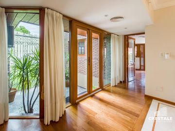 Venta  / permuta | Casa de 4 dormitorios con jardín y piscina | Rosario sur