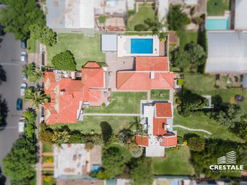 Venta  / permuta | Casa de 4 dormitorios con jardín y piscina | Rosario sur