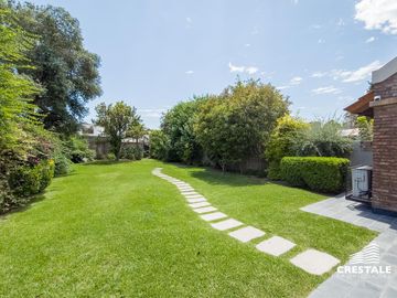 Venta  / permuta | Casa de 4 dormitorios con jardín y piscina | Rosario sur