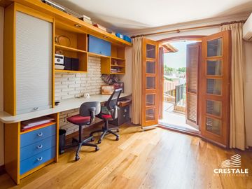 Venta  / permuta | Casa de 4 dormitorios con jardín y piscina | Rosario sur