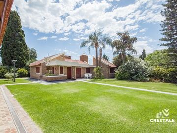 Venta  / permuta | Casa de 4 dormitorios con jardín y piscina | Rosario sur