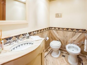 Venta  / permuta | Casa de 4 dormitorios con jardín y piscina | Rosario sur
