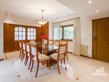 Venta  / permuta | Casa de 4 dormitorios con jardín y piscina | Rosario sur