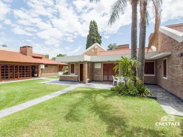 Venta  / permuta | Casa de 4 dormitorios con jardín y piscina | Rosario sur
