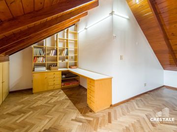 Venta  / permuta | Casa de 4 dormitorios con jardín y piscina | Rosario sur