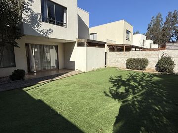 ARRIENDO BOSQUE REAL.