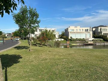 Terreno en venta al agua en Virazón, Nordelta