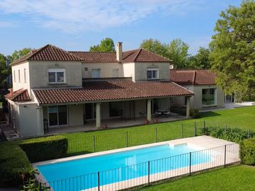 Casa en Venta 10 Ambientes en Ayres de Pilar