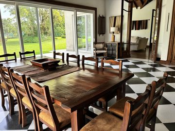 Casa en Venta 10 Ambientes en Ayres de Pilar