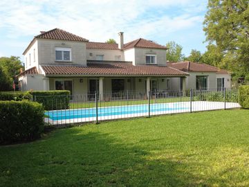 Casa en Venta 10 Ambientes en Ayres de Pilar