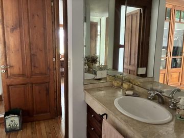 Casa en Venta 10 Ambientes en Ayres de Pilar