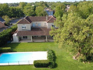 Casa en Venta 10 Ambientes en Ayres de Pilar