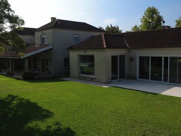 Casa en Venta 10 Ambientes en Ayres de Pilar