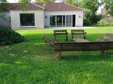 Casa en Venta 10 Ambientes en Ayres de Pilar