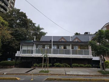 Local en Belgrano R. Excelente ubicación. Apto todo destino.