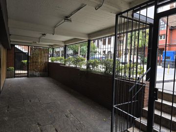 Local en Belgrano R. Excelente ubicación. Apto todo destino.