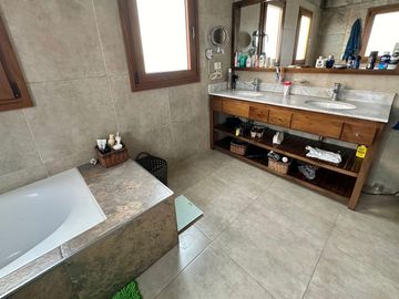Casa en Venta en Pilar, Barrio Cerrado La Peregrina - 5 ambientes