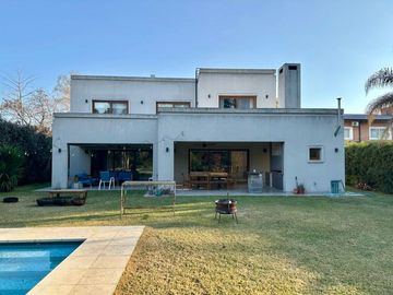 Casa en Venta en Pilar, Barrio Cerrado La Peregrina - 5 ambientes