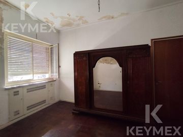 CASA EN VENTA | 2 PLANTAS | CALLE 54 E/ 8 Y 9 – MICROCENTRO LA PLATA