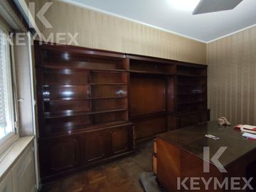 CASA EN VENTA | 2 PLANTAS | CALLE 54 E/ 8 Y 9 – MICROCENTRO LA PLATA
