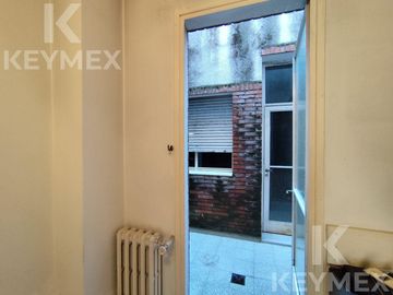 CASA EN VENTA | 2 PLANTAS | CALLE 54 E/ 8 Y 9 – MICROCENTRO LA PLATA