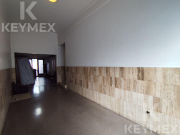 CASA EN VENTA | 2 PLANTAS | CALLE 54 E/ 8 Y 9 – MICROCENTRO LA PLATA