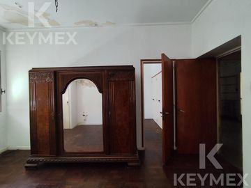 CASA EN VENTA | 2 PLANTAS | CALLE 54 E/ 8 Y 9 – MICROCENTRO LA PLATA